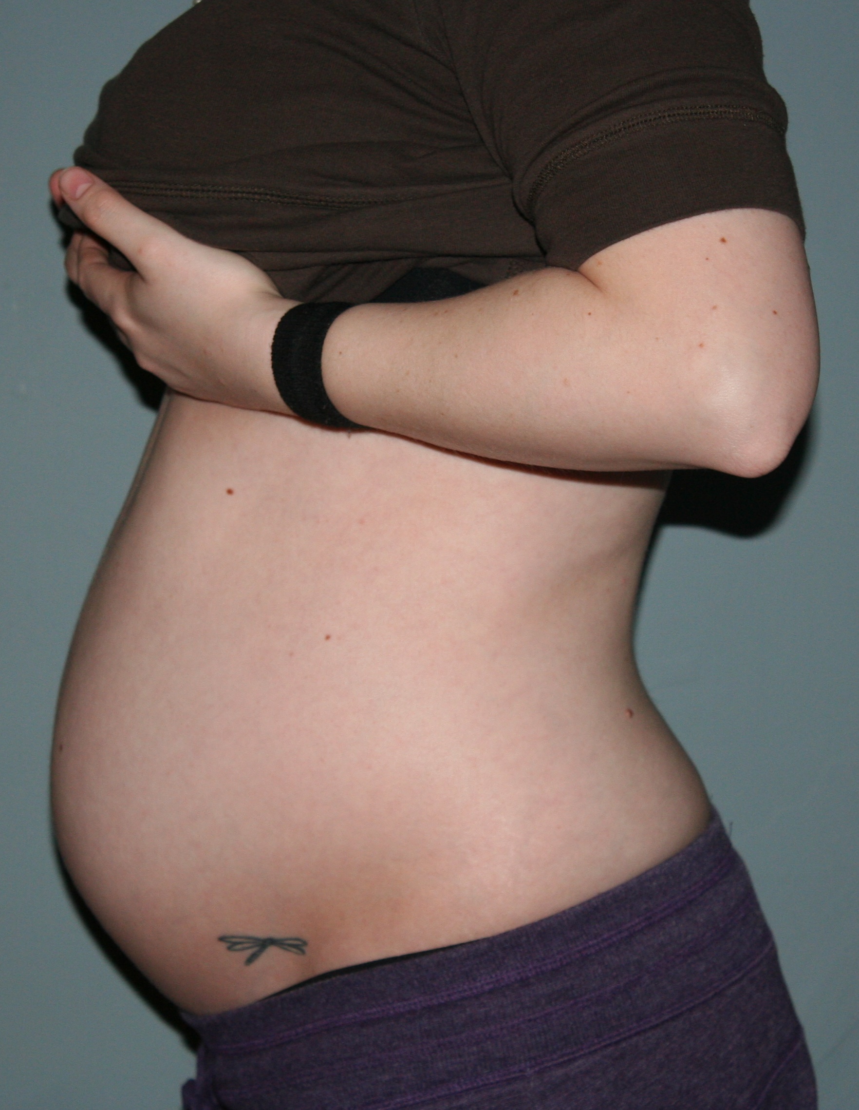 Живот на 14-15 неделе беременности